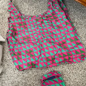 BAGGU Reusable Tote in Bright Pink & Green Triangle Print